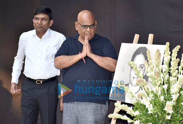 photos celebs attend the prayer meet for shabana azmis mother shaukat kaifi 7