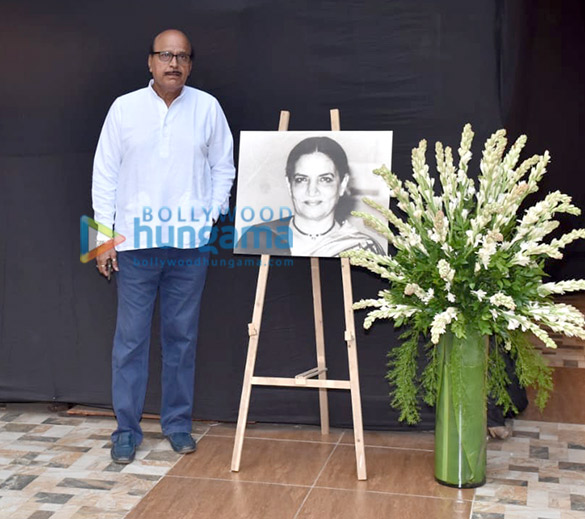 photos celebs attend the prayer meet for shabana azmis mother shaukat kaifi 9