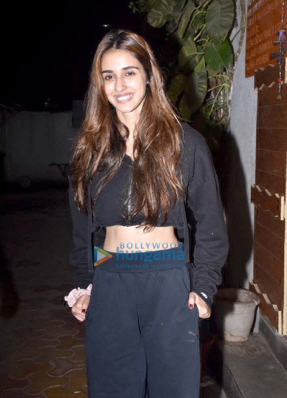 Photos: Disha Patani snapped at dance class in Andheri Photos: Disha Patani snapped at dance class in Andheri