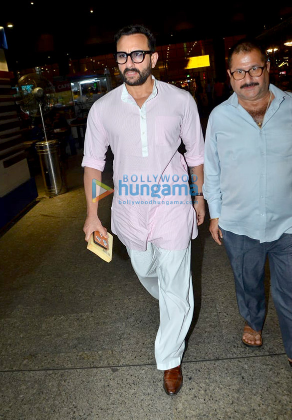 photos kareena kapoor khan taimur ali khan saif ali khan and diljit dosanjh snapped at the airport 2