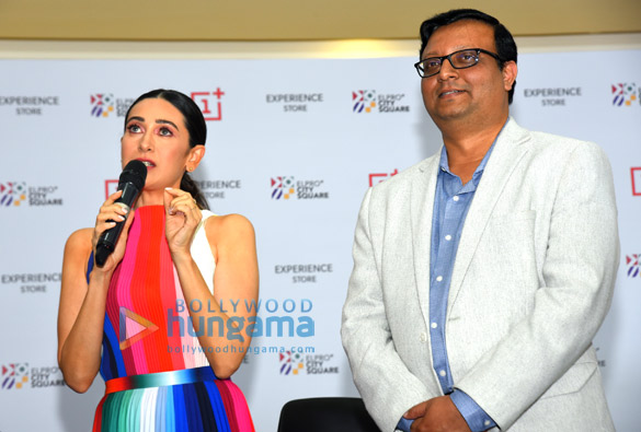 photos karisma kapoor snapped at the launch of oneplus store at elpro city square mall in chinchwad pune 5