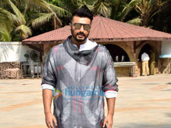 Photos: Kriti Sanon, Arjun Kapoor and Ashutosh Gowariker snapped during Panipat promotions