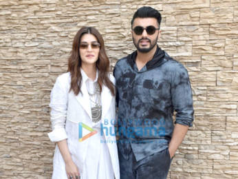 Photos: Kriti Sanon and Arjun Kapoor snapped during Panipat promotions