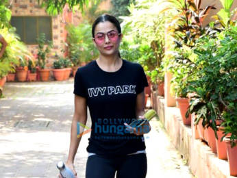 Photos: Malaika Arora, Amrita Arora and Seema Khan snapped at Diva Yoga Studio in Bandra