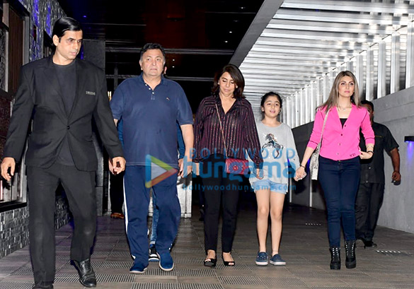 photos ranbir kapoor spotted with family at hakkasan bandra 4