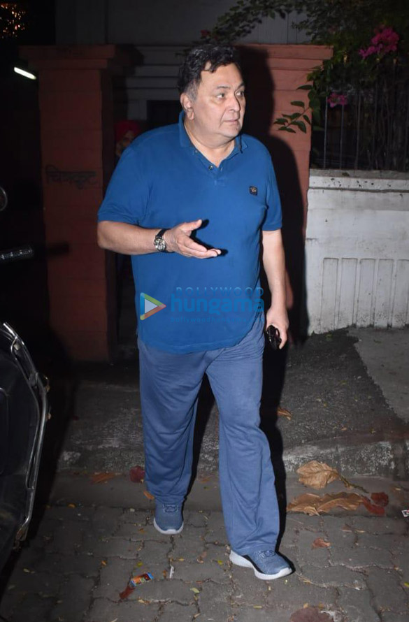 photos rishi kapoor snapped in juhu 2