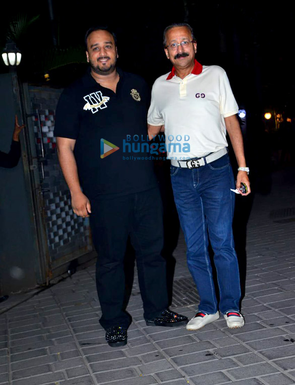 photos salman khan karisma kapoor arbaaz khan and others snapped at arpita khan and aayush sharmas wedding anniversary party 16