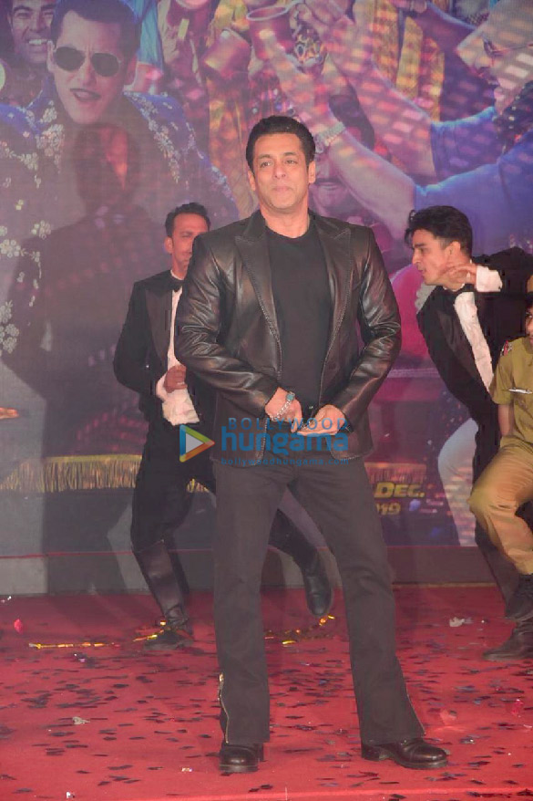 photos salman khan prabhu dheva warina hussain arbaaz khan and nikhil dwivedi grace the song launch of munna badnaam hua from their film dabangg 3 4