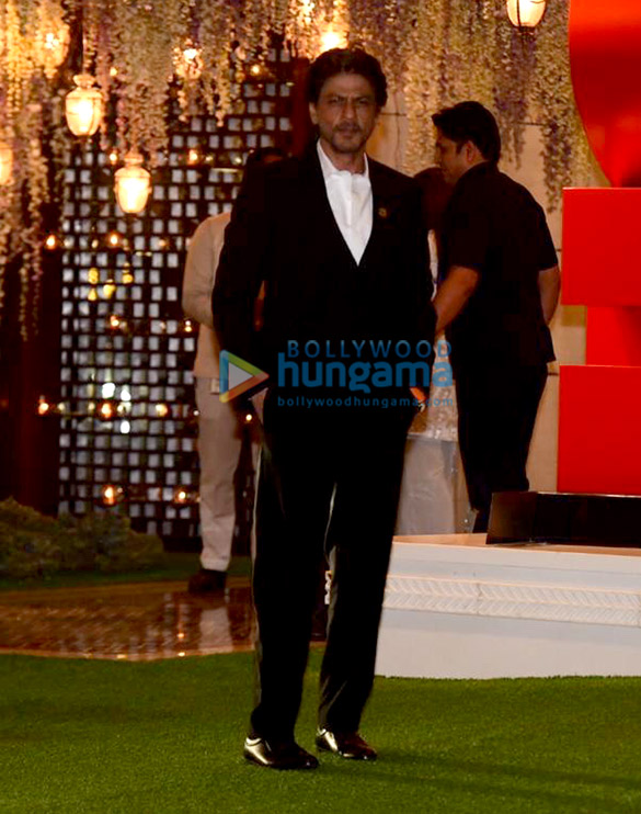 photos shah rukh khan abhishek bachchan aishwarya rai bachchan and others snapped at ambanis house party 1