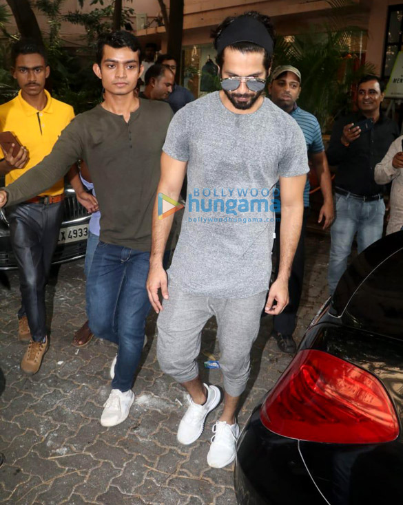 photos shahid kapoor snapped at the gym 2 5