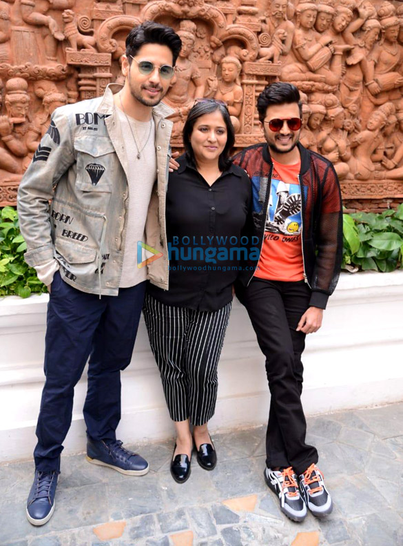 Photos: Sidharth Malhotra, Riteish Deshmukh and Manisha Advani snapped during Marjaavaan promotions at Imperial, New Delhi Photos: Sidharth Malhotra, Riteish Deshmukh and Manisha Advani snapped during Marjaavaan promotions at Imperial, New Delhi