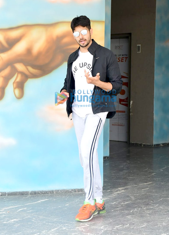 photos sidharth malhotra snapped at the gym 2