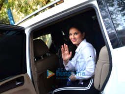 Photos: Sunny Leone snapped in Juhu