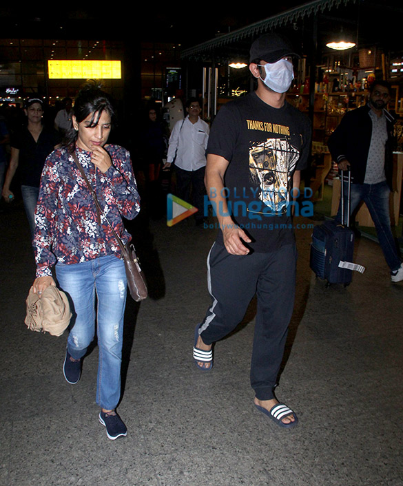 photos sushant singh rajput and neetu singh snapped at the airport 1