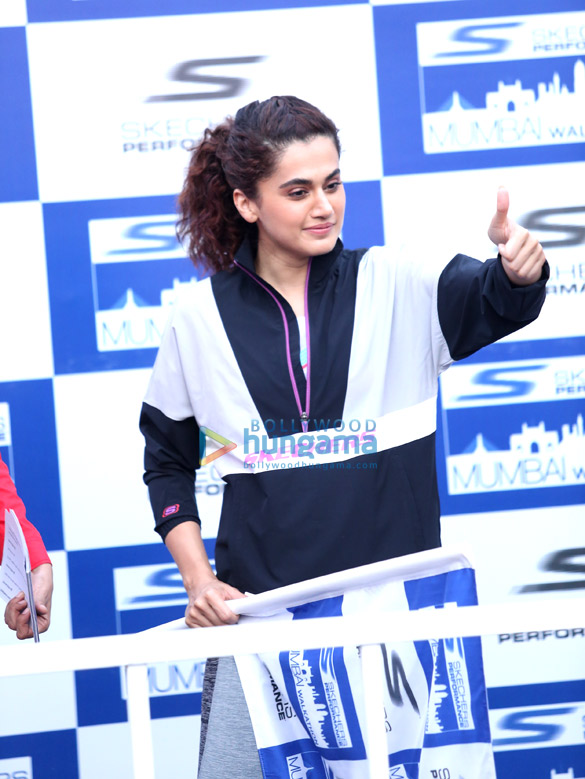 photos taapsee pannu snapped at second editions of sketchers performance mumbai marathon 3