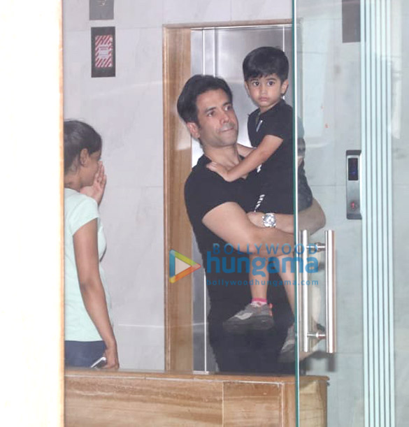 photos tusshar kapoor and laksshya kapoor spotted at a play school in bandra 3