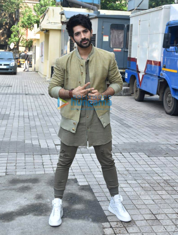 photos vardhan puri and shivaleeka oberoi grace the trailer launch of yeh saali aashiqui 1