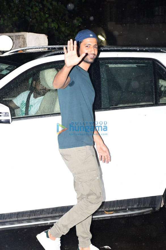 photos vicky kaushal and dhvani bhanushali spotted at the matrix office 1