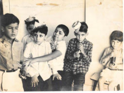 Throwback: Rishi Kapoor shares childhood picture enjoying cola with Boney Kapoor and Anil Kapoor