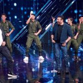 Border actors Sunny Deol and Suniel Shetty have a nostalgia filled reuion