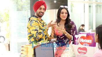 Movie Stills Of The Movie Good Newwz