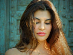 Jacqueline Fernandez dreams of a white Christmas and we’re in awe!