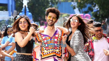 Movie Stills Of The Movie Pati Patni Aur Woh