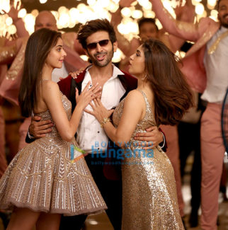 Movie Stills Of The Movie Pati Patni Aur Woh