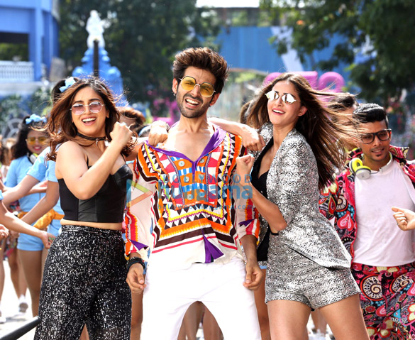 pati patni aur woh 28