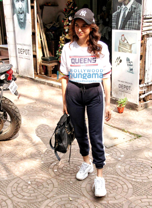 photos aditi rao hydari snapped at zido salon in bandra 3 3