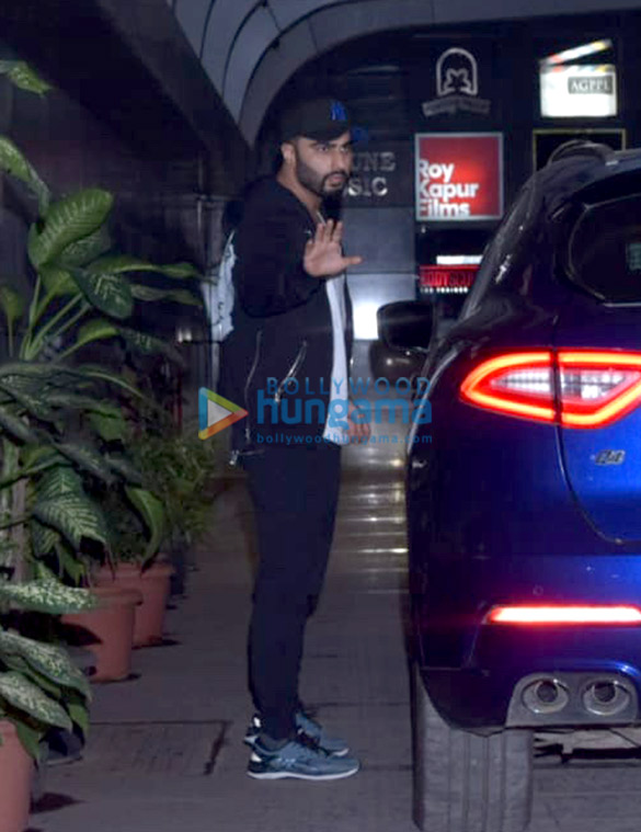 photos arjun kapoor snapped at the gym in bandra 2