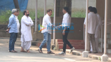 Photos: Celebs attend the funeral of Twinkle Khanna’s grandmother Betty Kapadia