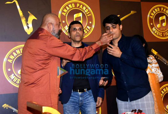 photos celebs grace anand pandits birthday bash 3