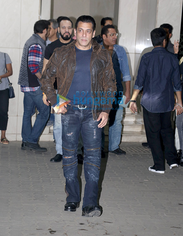 photos celebs snapped at salman khans birthday bash 36