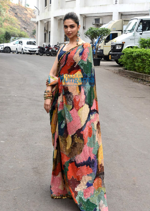 photos deepika padukone snapped on the sets of indian idol 6