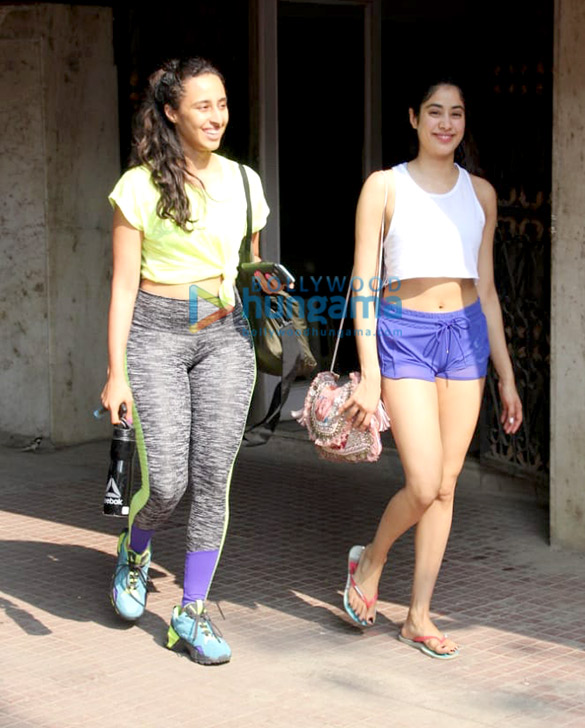 photos janhvi kapoor and namrata purohit spotted at the pilates gym 1 2