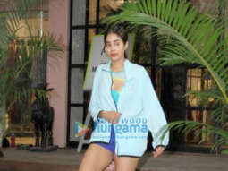 Photos: Janhvi Kapoor snapped at Pali Hill, Bandra