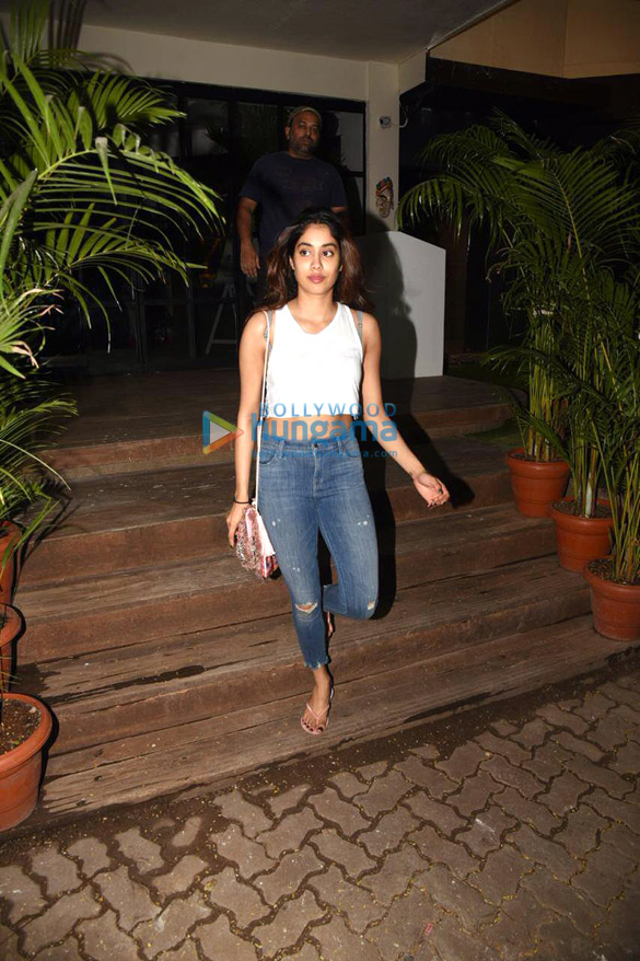 photos janhvi kapoor snapped at the gym in bandra 1