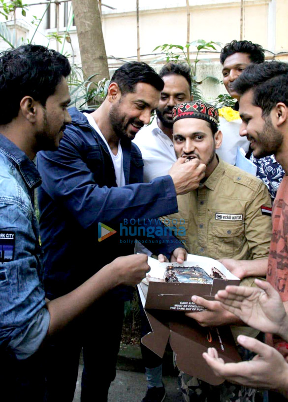 photos john abraham celebrates his birthday with fans at his office in bandra 1