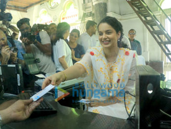 Photos: Kangana Ranaut spotted at CSMT Railway Station Ticket counter