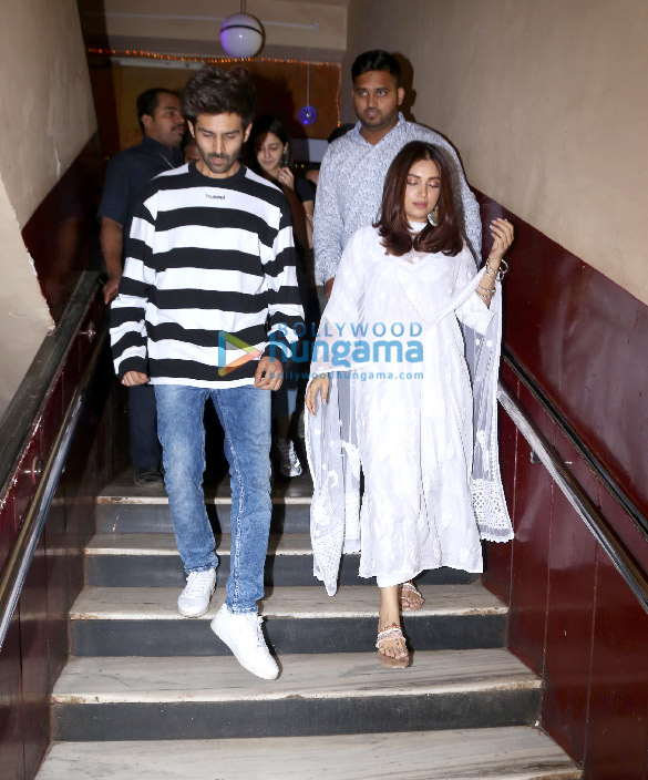 photos kartik aaryan bhumi pednekar and ananya pandey spotted promoting pati patni aur woh at gaiety galaxy 3