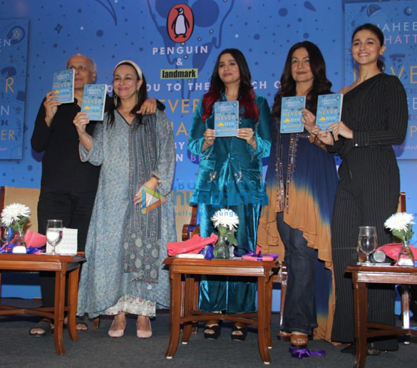photos mahesh bhatt soni razdan alia bhatt and pooja bhatt grace the launch of shaheen bhatts debut book 3