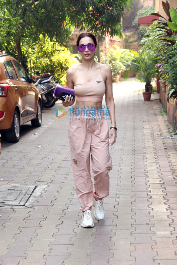 Photos: Malaika Arora spotted at Diva Yoga Studio in Bandra Photos: Malaika Arora spotted at Diva Yoga Studio in Bandra