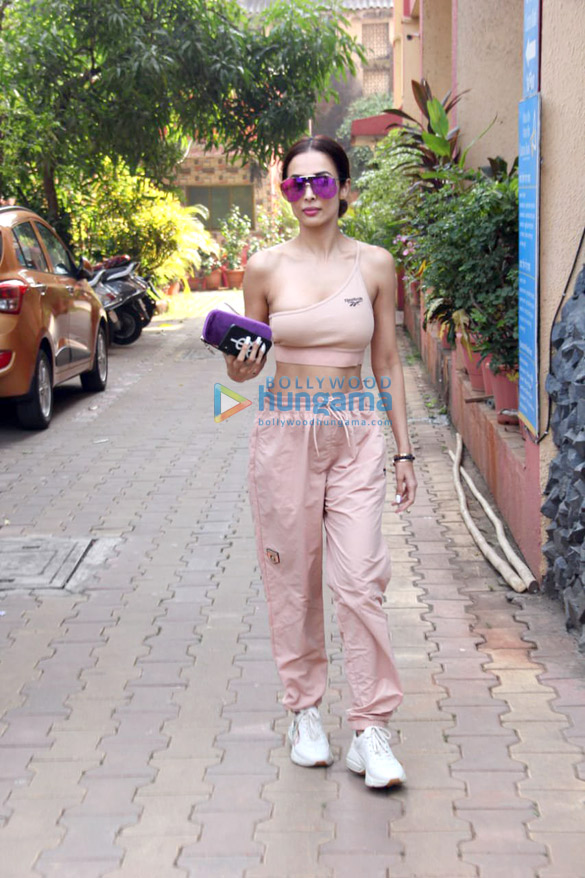 photos malaika arora spotted at diva yoga studio in bandra 4