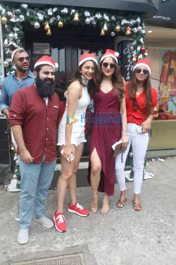 photos rakul preet singh spotted at bastian in bandra 1