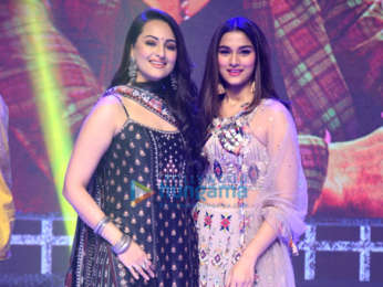 Photos: Salman Khan, Sonakshi Sinha, Prabhu Dheva and others grace the Dabangg 3 pre release event in Hyderabad