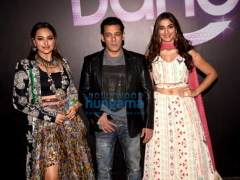 Photos: Salman Khan, Sonakshi Sinha, Saiee Manjrekar and Prabhu Dheva snapped promoting their film Dabangg 3 on the sets of Dance Plus