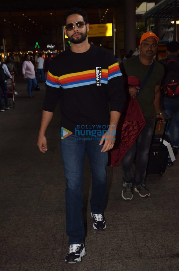 photos siddhant chaturvedi snapped at the airport 2