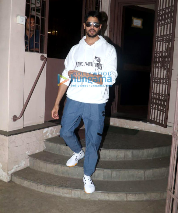 photos sidharth malhotra snapped at shankar mahadevans studio 1