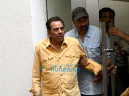 Photos: Sunny Deol and Dharmendra snapped in Juhu